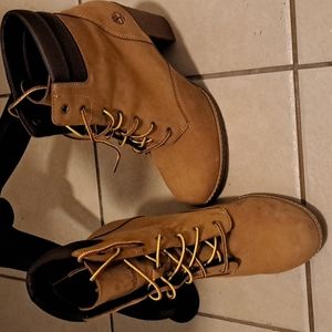 Women's Heeled Timberland Boots